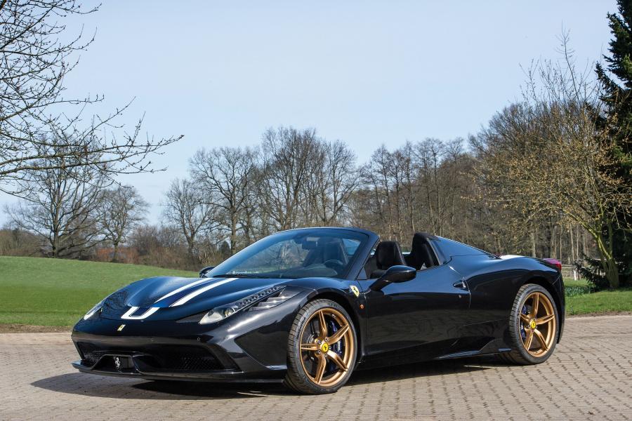  Ferrari 458 Italia Speciale A 2014 года  (фото 15 из 24)
